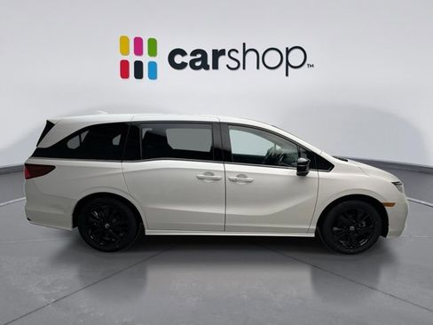 Used 2024 Honda Odyssey Sport image 6