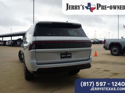 Used 2025 Lincoln Navigator L Black Label image 4