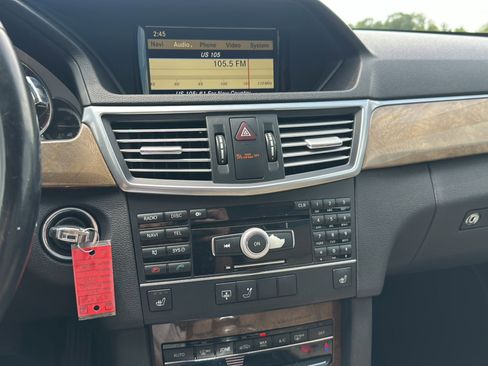 Used 2011 Mercedes-Benz E 350 4MATIC Sedan image 32