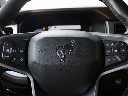 Used 2023 Ford Bronco Outer Banks image 8