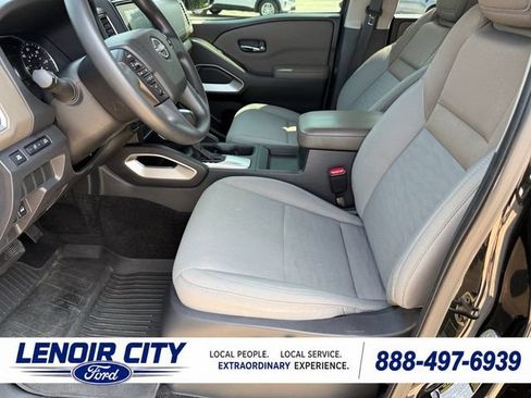 Used 2022 Nissan Frontier SV AWD/4WD image 10
