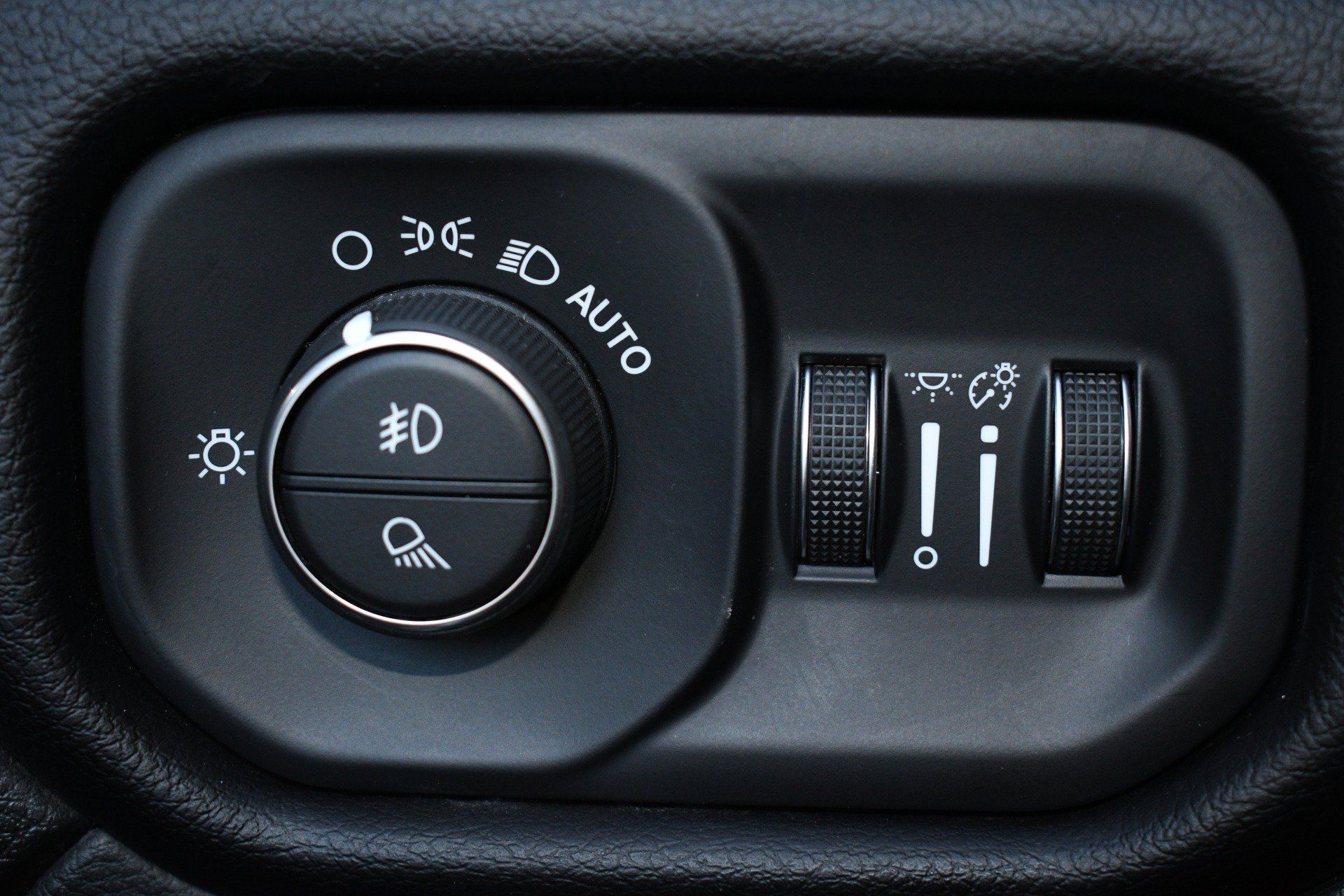 Used 2020 RAM 2500 Laramie w/ Night Edition AWD/4WD image 42