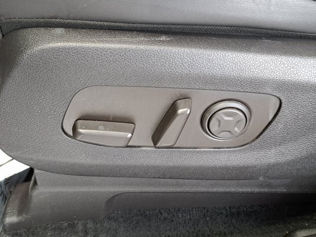 Used 2025 Kia Carnival FWD image 23