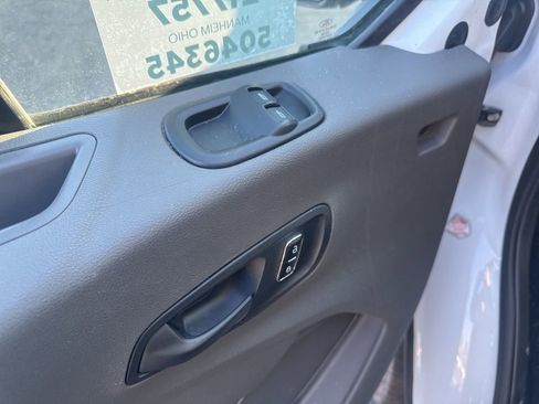 Used 2023 Ford Transit 350 XLT image 10