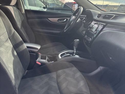 Used 2014 Nissan Rogue SV w/ SV Family Package image 14