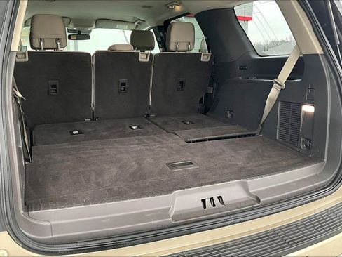Used 2018 Ford Expedition XLT image 24
