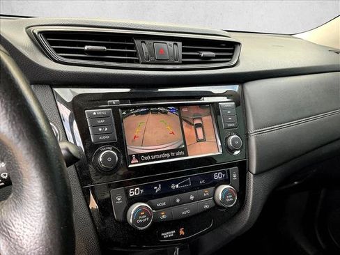 Used 2020 Nissan Rogue SL FWD image 22