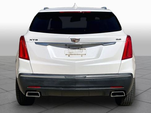 Used 2018 Cadillac XT5 Luxury w/ Driver Awareness Package FWD image 5