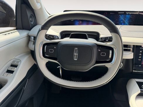 New 2026 Lincoln Navigator Reserve w/ Jet Appearance Package AWD/4WD image 12