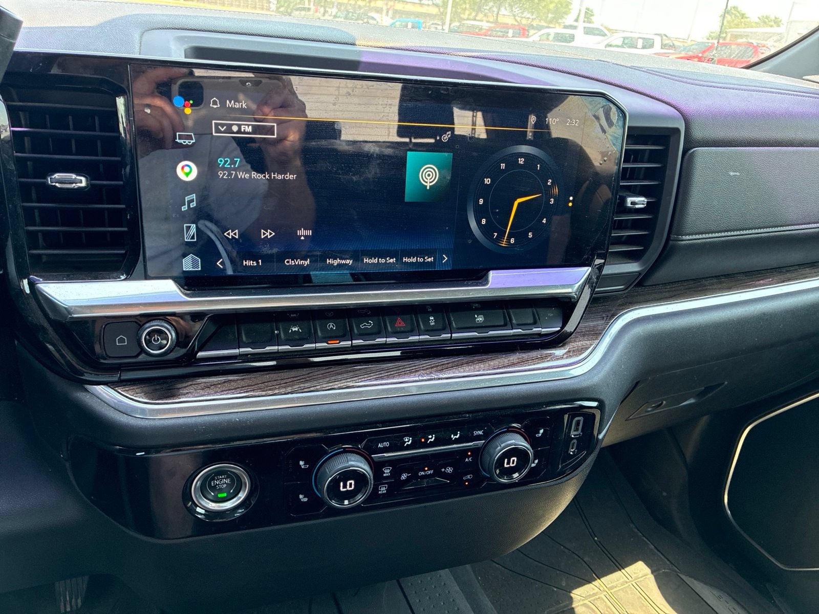 Used 2022 Chevrolet Silverado 1500 LT w/ Protection Package RWD image 9