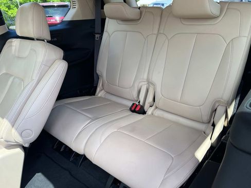 Used 2022 Jeep Grand Cherokee L Limited image 20