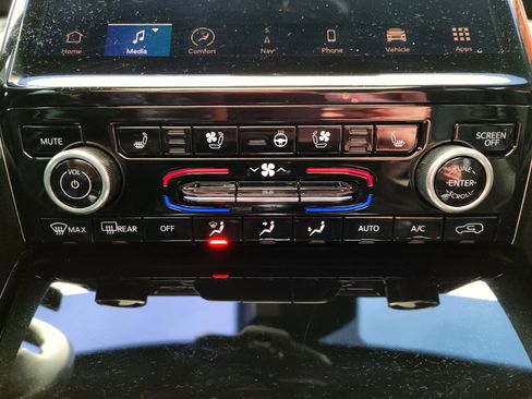 Used 2021 Jeep Grand Cherokee L Overland w/ Advanced Protech Group III image 13