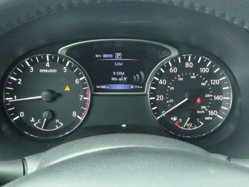 Used 2017 Nissan Pathfinder SV AWD/4WD image 8