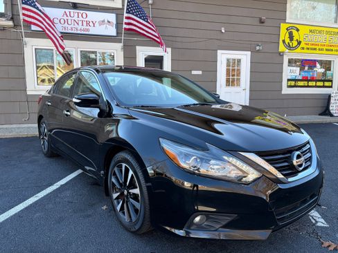 Used 2018 Nissan Altima 2.5 SL w/ 2.5 SL Technology Package image 3