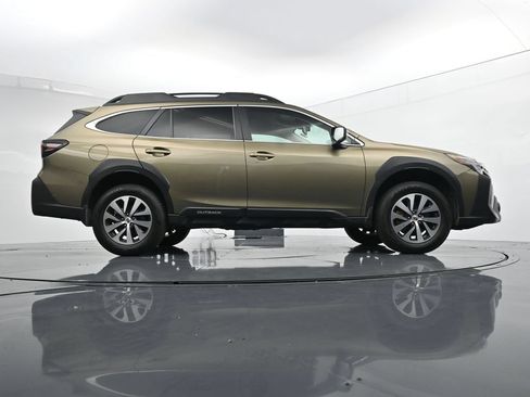 Used 2024 Subaru Outback Premium AWD/4WD image 24