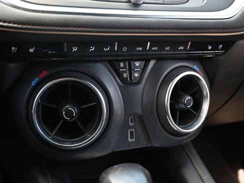 Used 2020 Chevrolet Blazer Premier FWD image 27