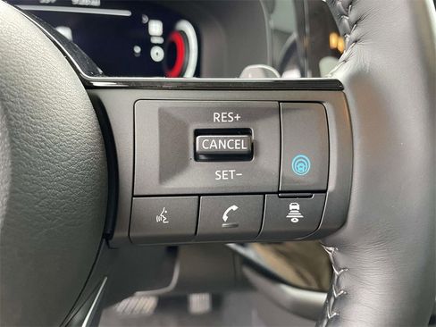 Used 2024 Nissan Pathfinder Platinum w/ Cargo Package image 20