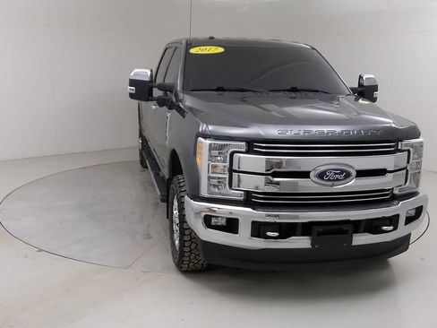 Used 2017 Ford F350 Lariat w/ Chrome Package image 10