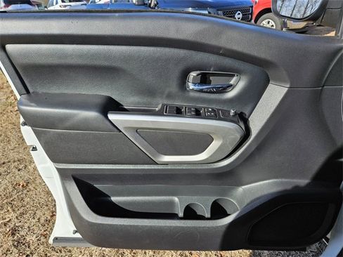 Used 2023 Nissan Titan SV image 30