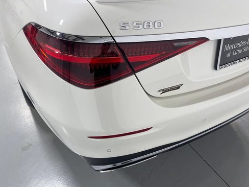 Certified 2022 Mercedes-Benz S 500 4MATIC w/ AMG Line Package image 13