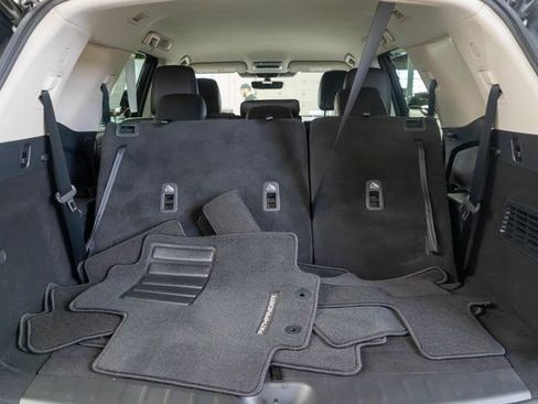 Used 2024 Nissan Pathfinder SL AWD/4WD image 11