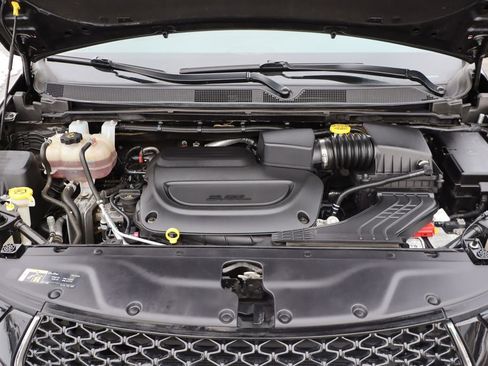 Used 2021 Chrysler Pacifica Touring-L w/ Uconnect Theater Family Group image 58