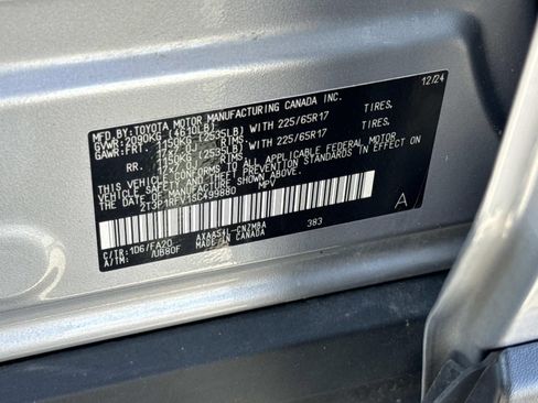 Used 2025 Toyota RAV4 XLE image 30