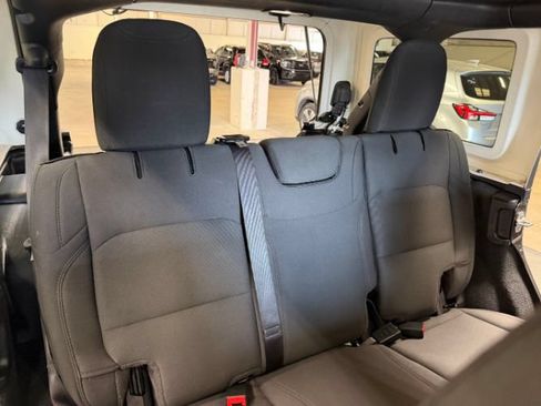 Used 2023 Jeep Wrangler Unlimited Sahara w/ Cold Weather Group AWD/4WD image 31