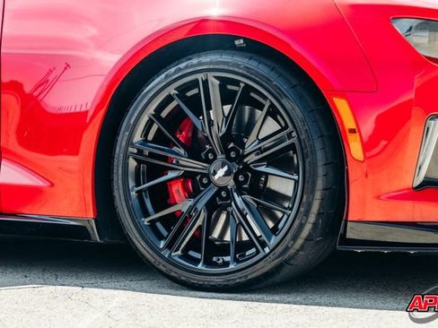 Used 2018 Chevrolet Camaro ZL1 RWD image 41
