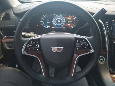 Used 2017 Cadillac Escalade Luxury image 12