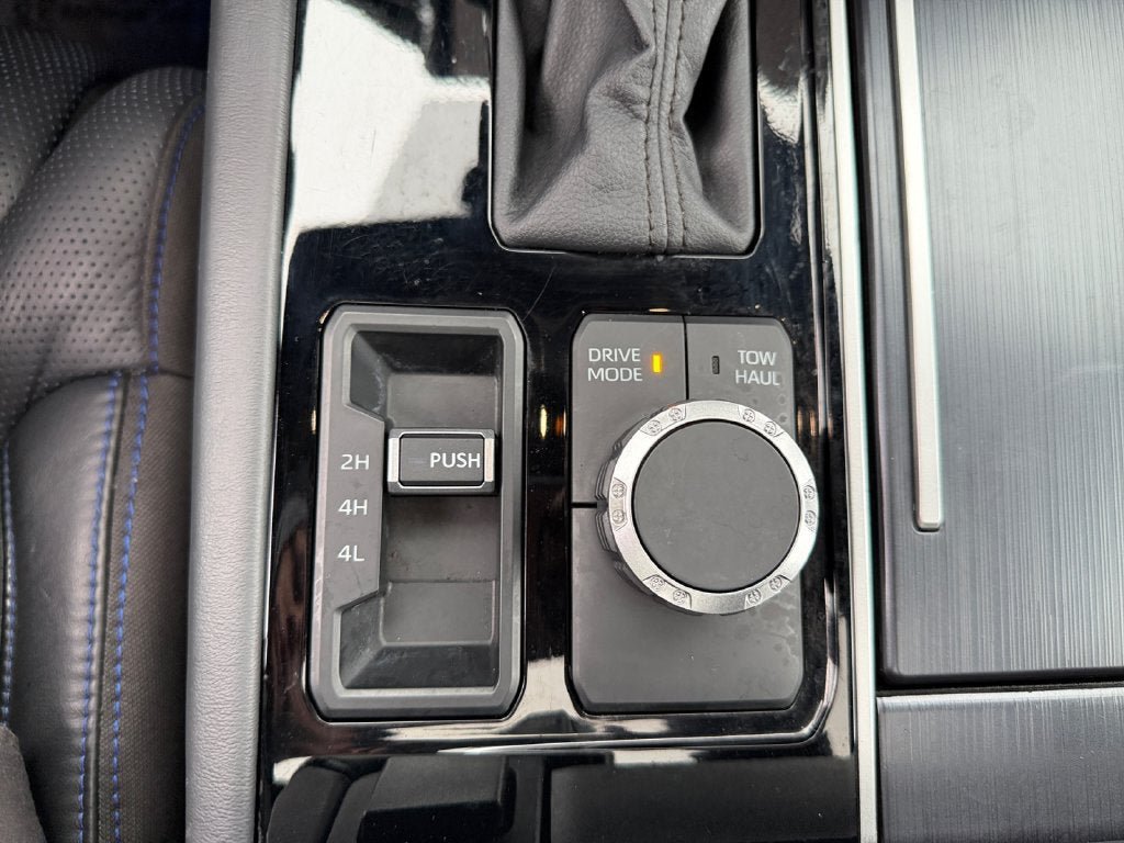 Used 2024 Toyota Tundra Platinum AWD/4WD image 33