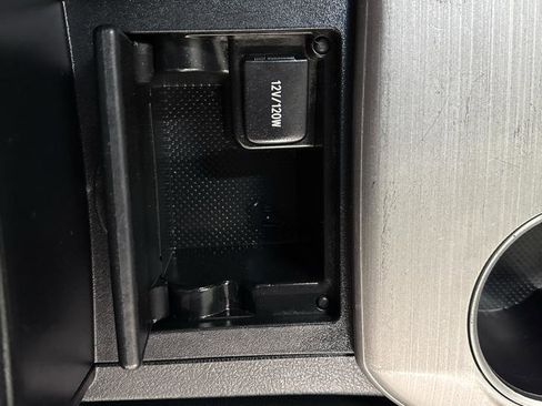 Used 2012 Toyota Camry SE w/ Leather Pkg FWD image 29