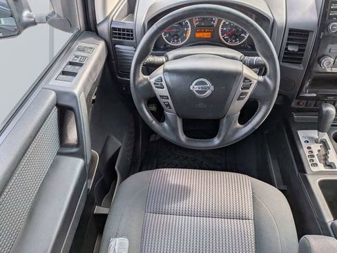 Used 2014 Nissan Titan SV w/ SV Premium Utility Package RWD image 15