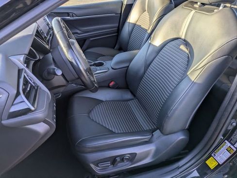 Used 2022 Toyota Camry SE image 18
