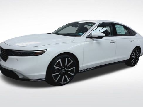 Certified 2024 Honda Accord Touring image 4