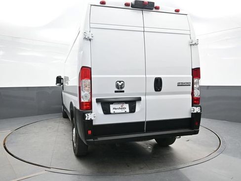 Used 2023 RAM ProMaster 2500 FWD image 5