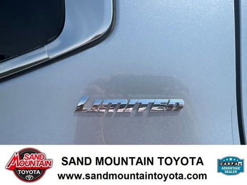 Used 2024 Toyota Tundra Limited AWD/4WD image 9