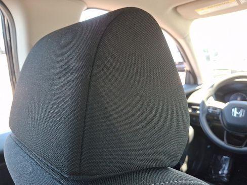 Used 2024 Honda HR-V LX image 9
