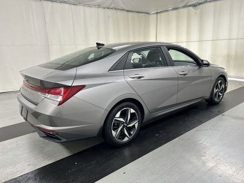 Used 2023 Hyundai Elantra Limited FWD image 2
