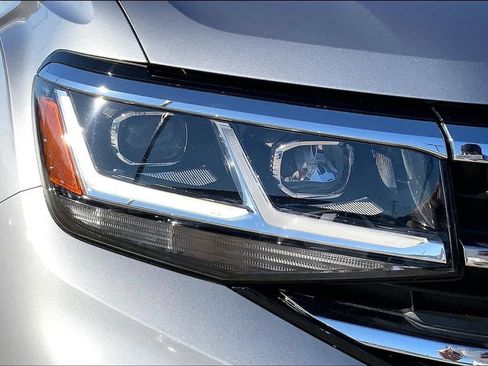 Certified 2023 Volkswagen Atlas SE FWD image 28