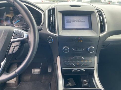 Used 2019 Ford Edge SEL image 12