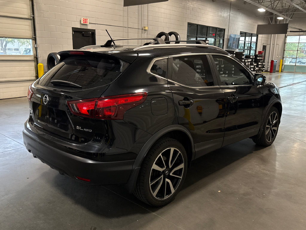 Used 2017 Nissan Rogue Sport SL w/ SL Premium Package AWD/4WD image 4