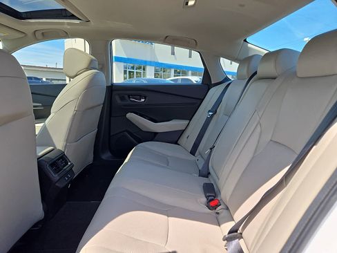 Used 2023 Honda Accord Touring image 11