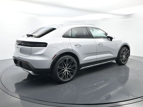 Certified 2024 Porsche Macan 4 Electric image 15