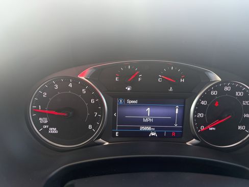 Used 2023 GMC Terrain SLE w/ Driver Convenience Package image 12