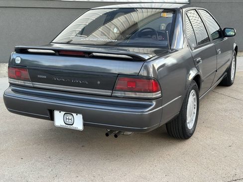 Used 1989 Nissan Maxima SE image 29