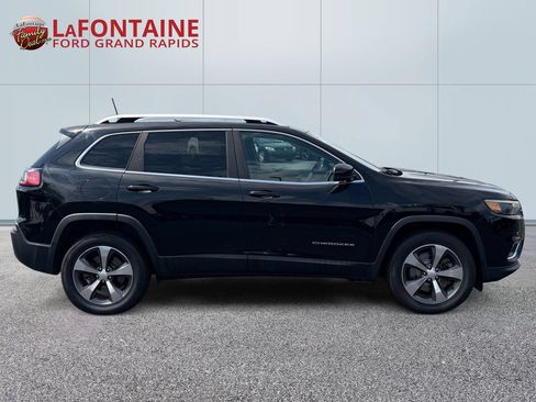Used 2019 Jeep Cherokee Limited AWD/4WD image 8