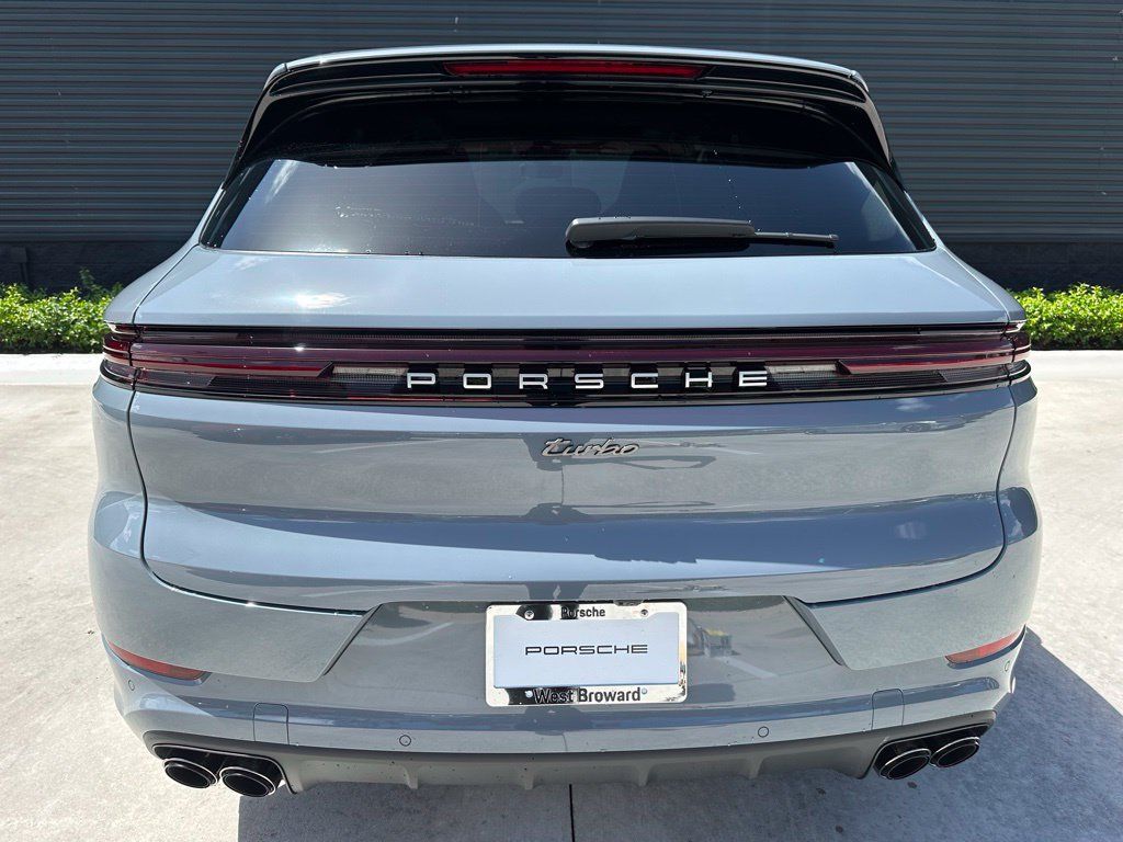 Certified 2025 Porsche Cayenne Turbo AWD/4WD image 11