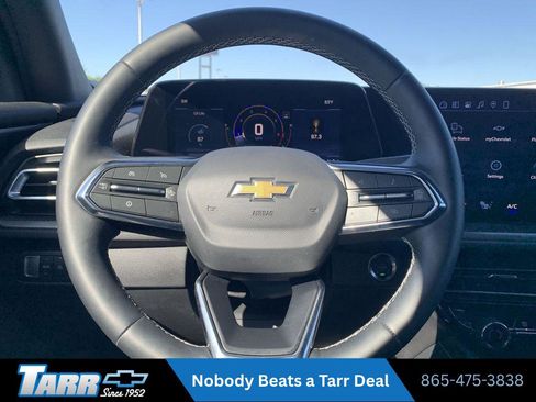 Used 2026 Chevrolet Traverse LT w/ Driver Confidence Package FWD image 11