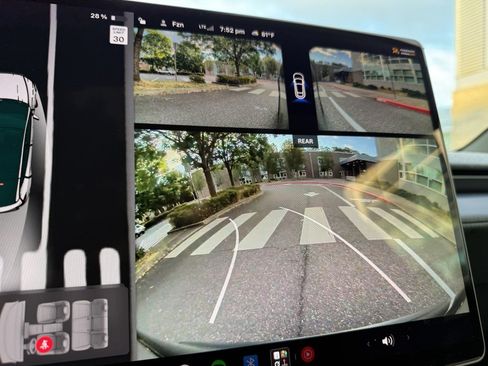 Used 2026 Tesla Model Y Long Range RWD image 32